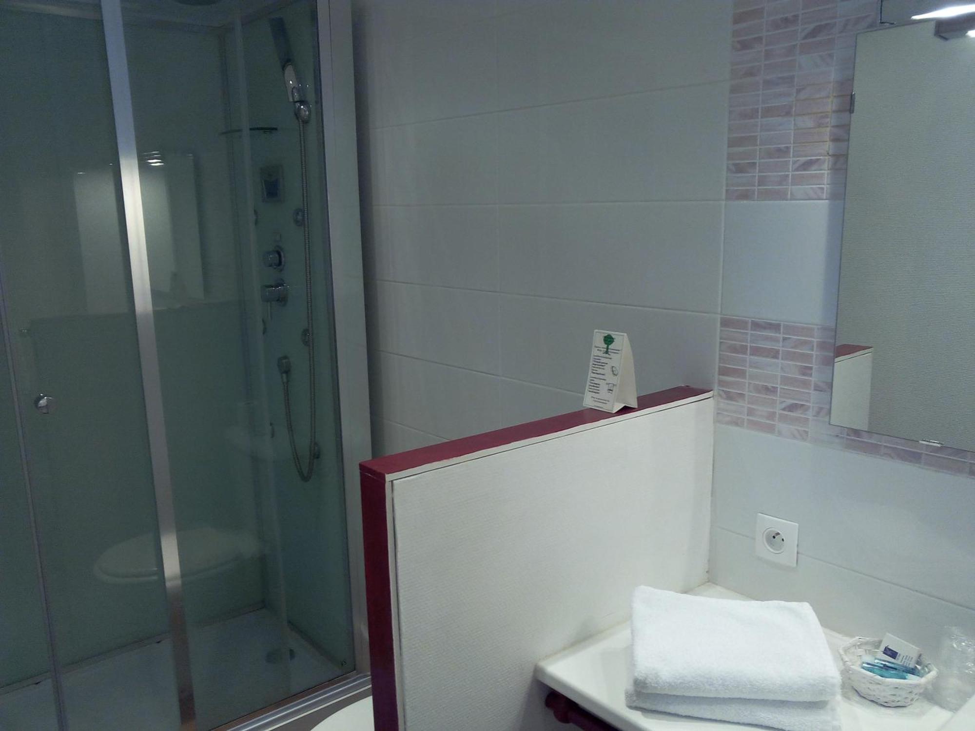 Castel De La Pique Bed and Breakfast Bagnères-de-Luchon Εξωτερικό φωτογραφία