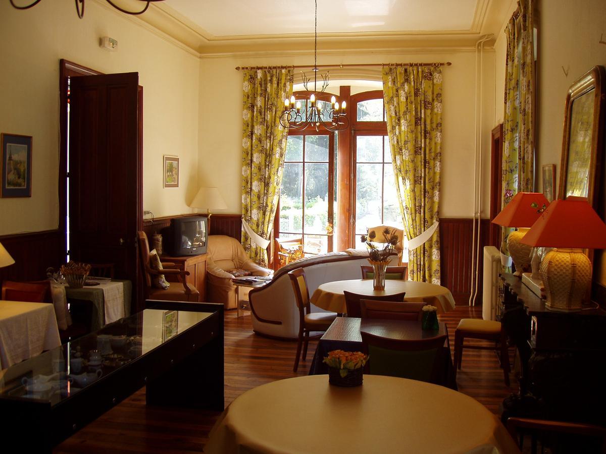 Castel De La Pique Bed and Breakfast Bagnères-de-Luchon Εξωτερικό φωτογραφία
